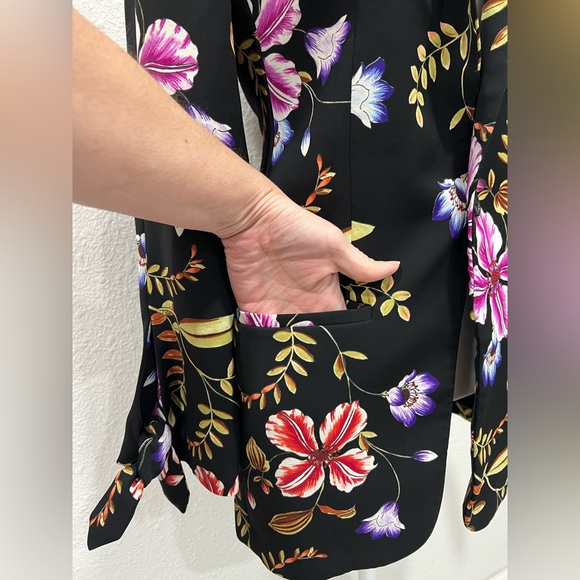 EXPRESS Floral Tie Sleeve Boyfriend Blazer EUC - Picture 4 of 11